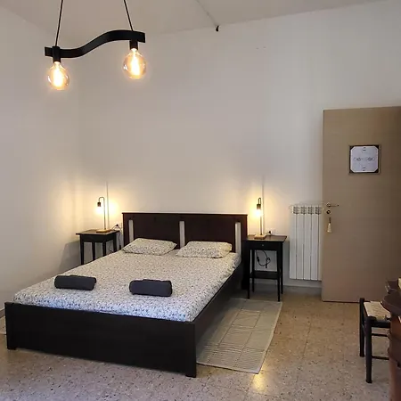 לינה וארוחת בוקר La Sacristana Bnb *