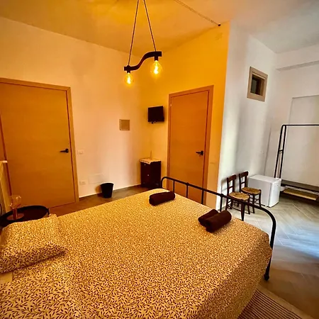 לינה וארוחת בוקר La Sacristana Bnb *